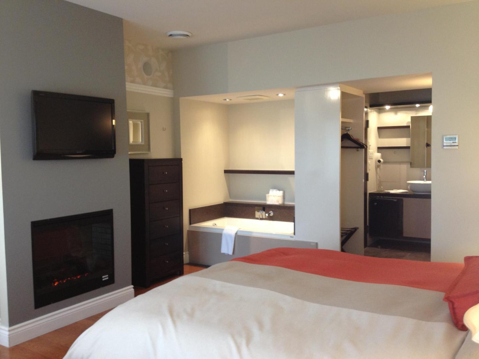 Goeliche Hotel Et Appartement Saint-Laurent-de-l'ile d'Orleans Δωμάτιο φωτογραφία