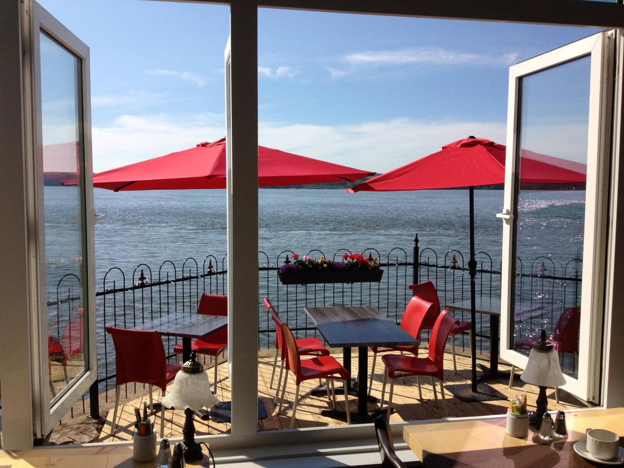 Goeliche Hotel Et Appartement Saint-Laurent-de-l'ile d'Orleans Εξωτερικό φωτογραφία