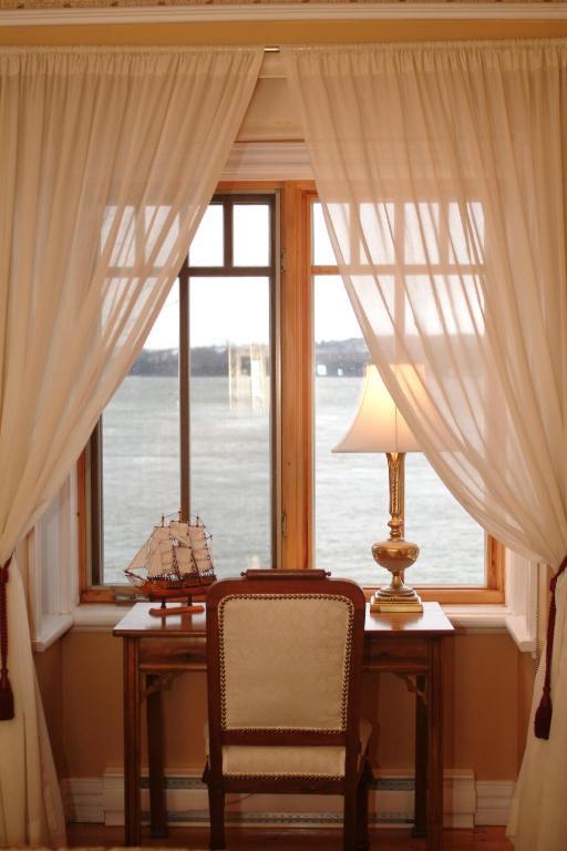 Goeliche Hotel Et Appartement Saint-Laurent-de-l'ile d'Orleans Δωμάτιο φωτογραφία
